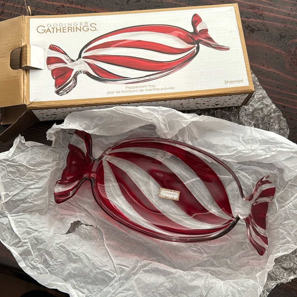 Good gatherings glass candy dish